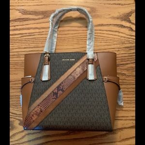 NWT - MICHAEL Michael Kors Voyager Multi EW Tote